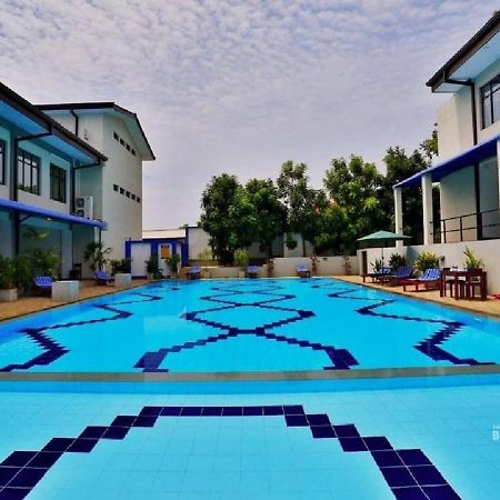 The Blue Wave Hotel Arugam Bay Bagian luar foto