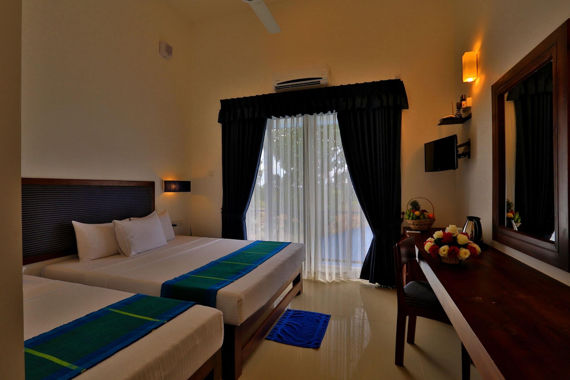 The Blue Wave Hotel Arugam Bay Bagian luar foto