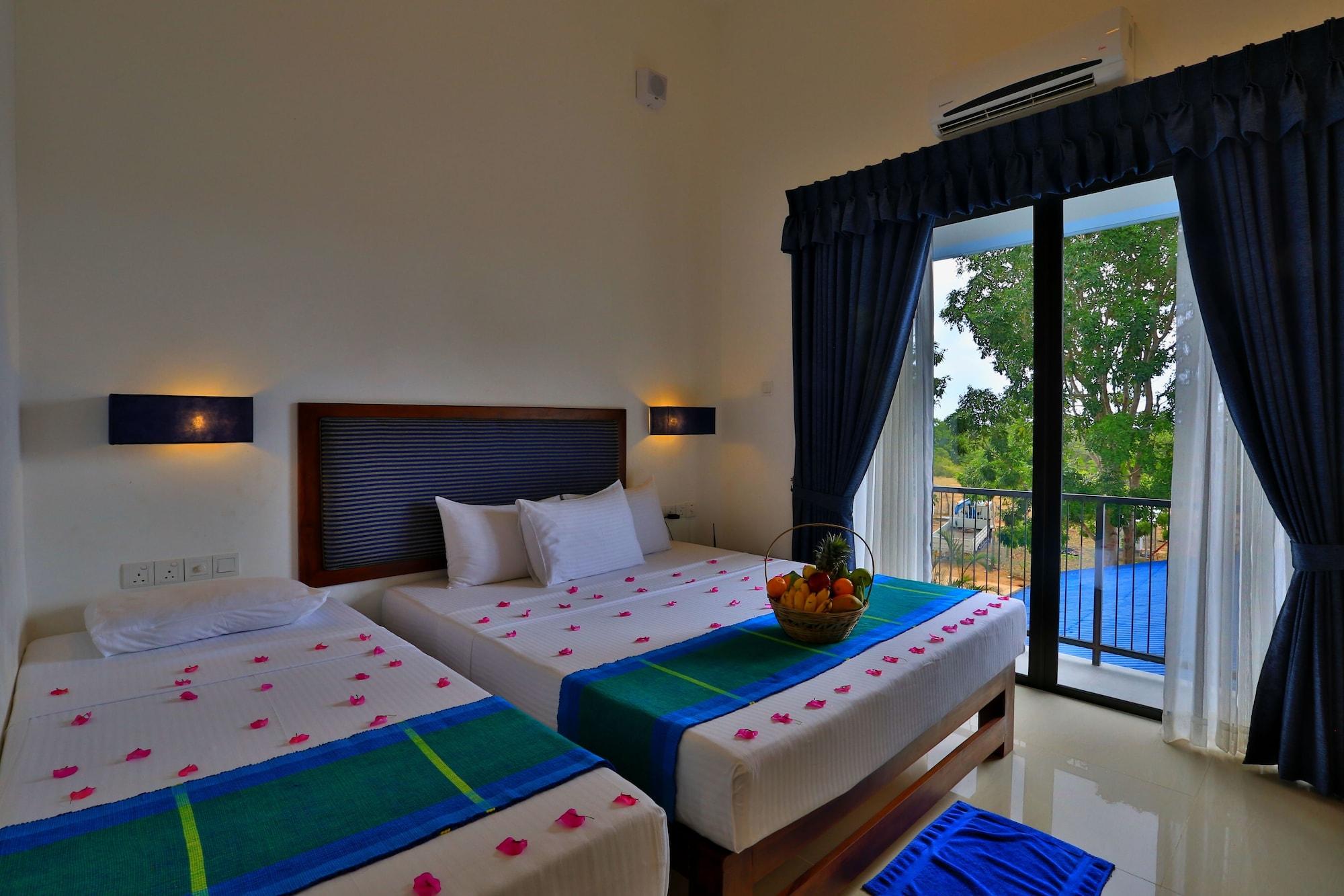 The Blue Wave Hotel Arugam Bay Bagian luar foto