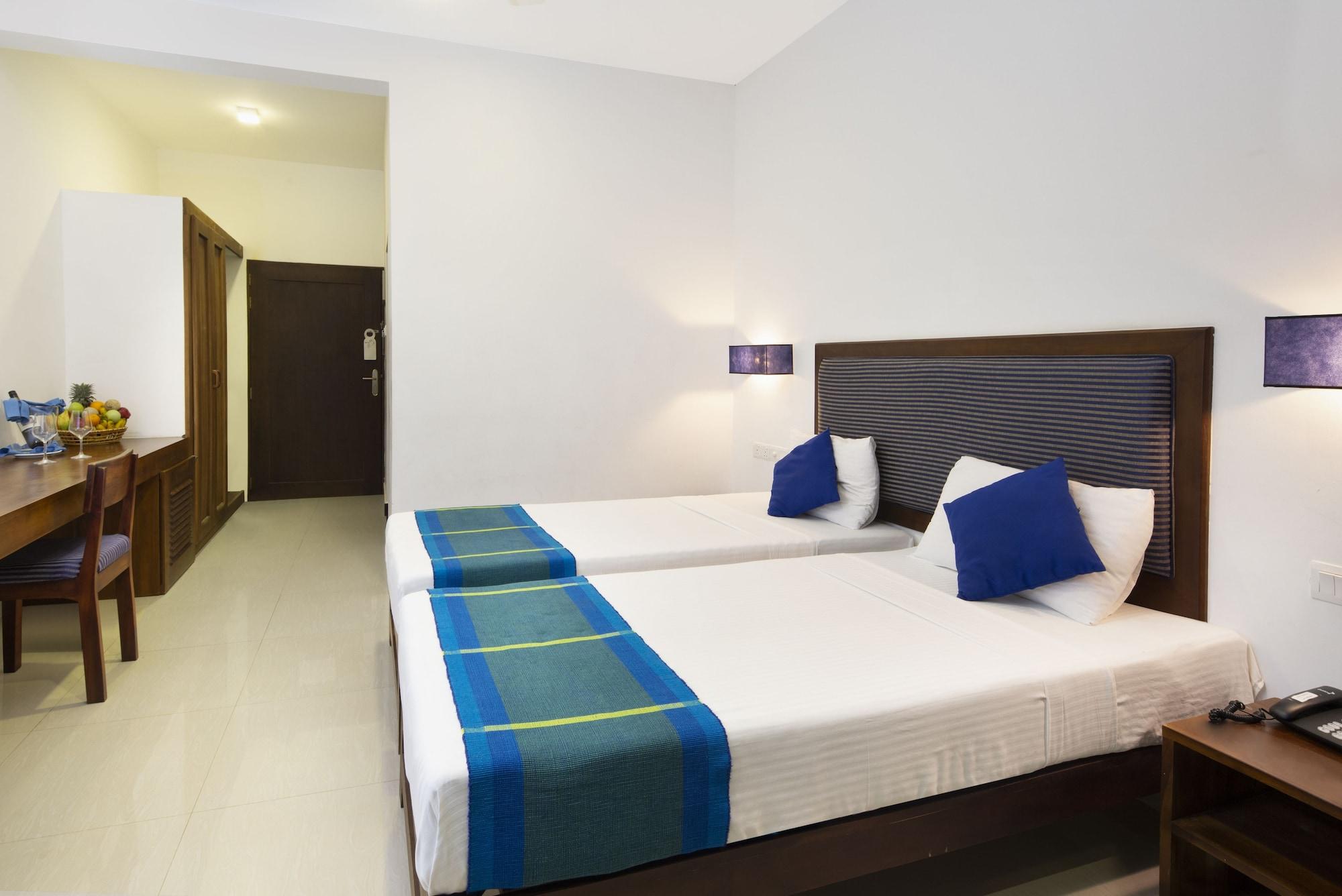The Blue Wave Hotel Arugam Bay Bagian luar foto