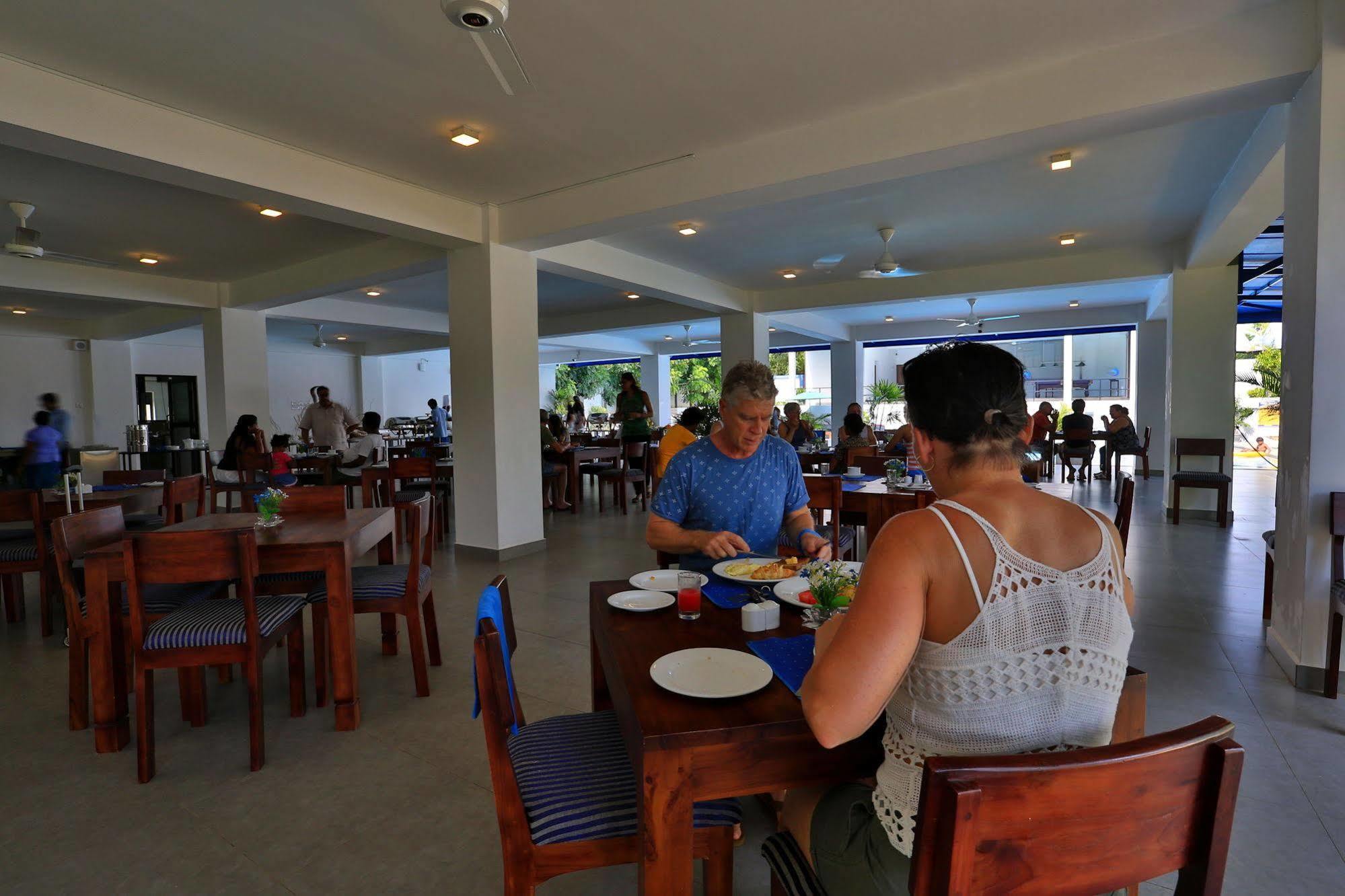 The Blue Wave Hotel Arugam Bay Bagian luar foto