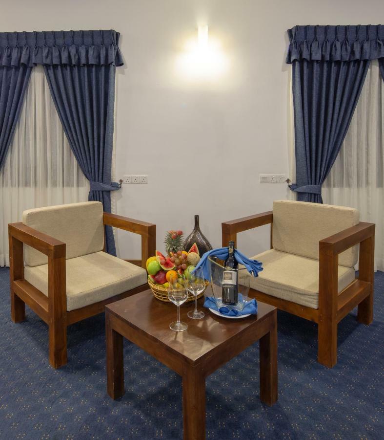 The Blue Wave Hotel Arugam Bay Bagian luar foto
