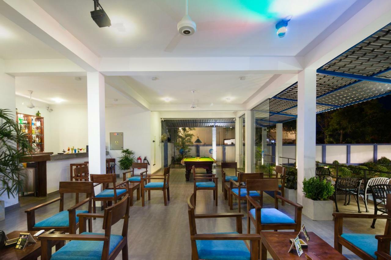 The Blue Wave Hotel Arugam Bay Bagian luar foto