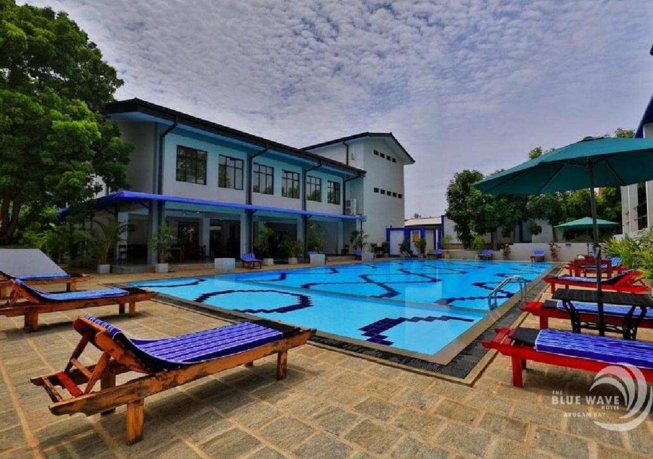 The Blue Wave Hotel Arugam Bay Bagian luar foto